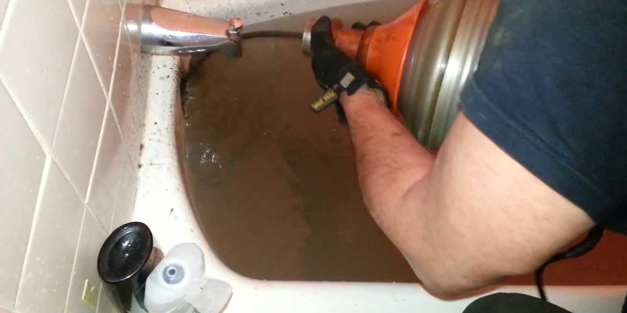 Desfundare canalizare – Sector 2 | 0730 111 131